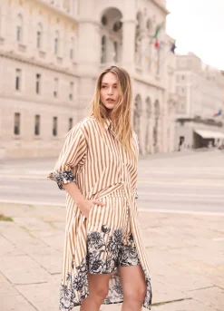 Outlet Baggy shorts with floral details Shorts